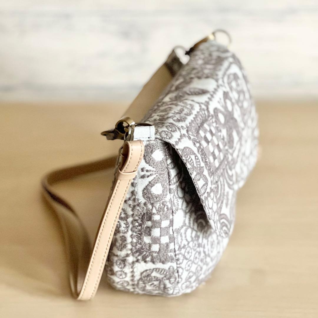 ミナペルホネン コロンとしたショルダーバッグMB510-072