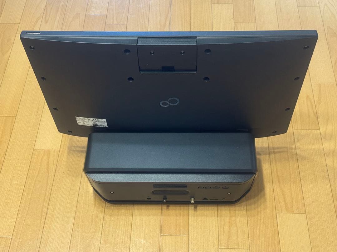 一体型パソコン　ESPRIMO FH93/B3 27インチ　富士通