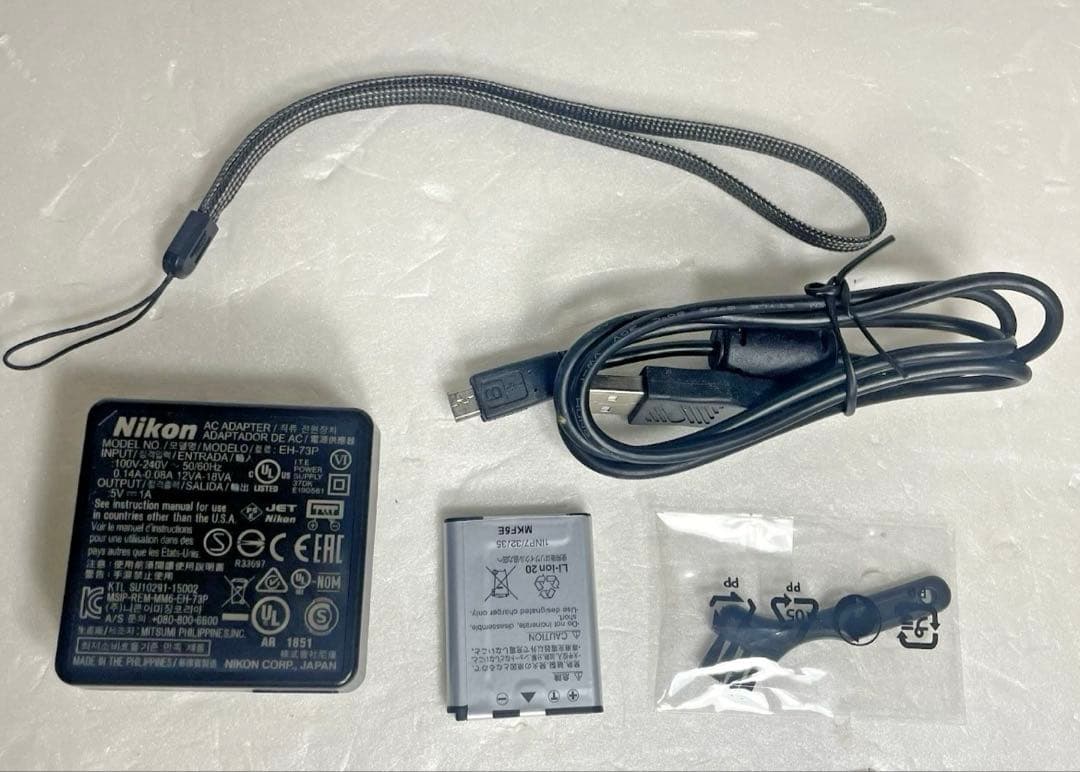 Nikon ニコン COOLPIX W100限定マリンカラー　防水機能付き