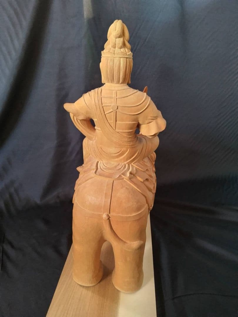 普賢菩薩　木彫り