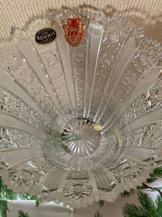 チェコ　ボヘミアンガラス　ハンドカット　花瓶　フラワーベース