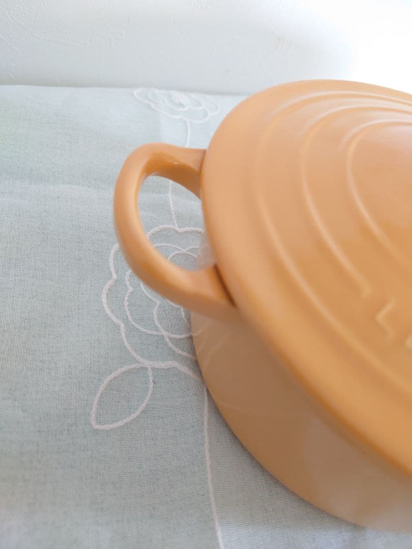 LE CREUSET ココット・ロンド 18cm　イエロー