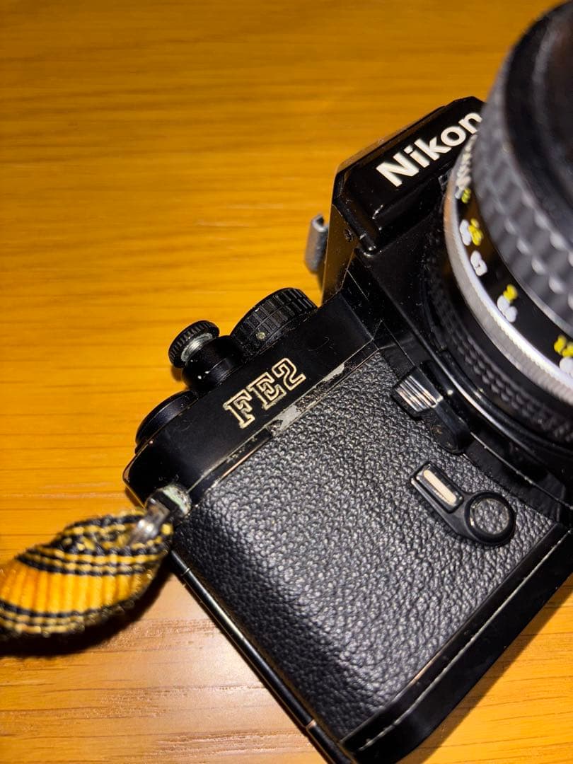 Nikon FE2 フィルムカメラ　ポートラフィルム2本付き