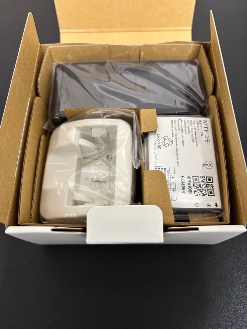 ★arrows ケータイ ベーシック F-41C ネイビー #26012401