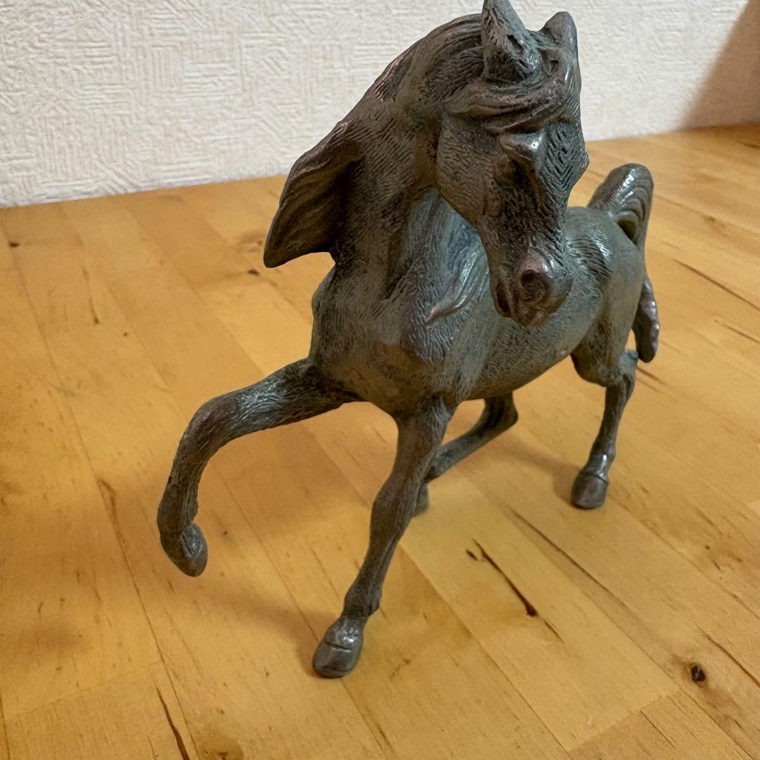 金属　馬　像　　(m