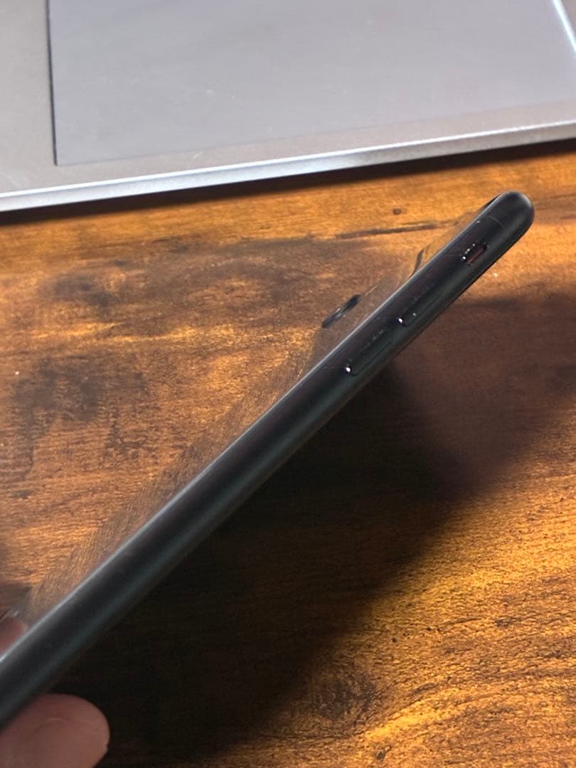 iPhone SE (2020) 64GB - ブラック - バッテリー84%