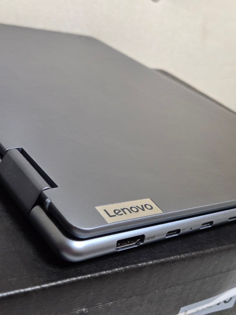 美品Lenovo Yoga 770 有機EL 2-in-1AMD Ryzen 7