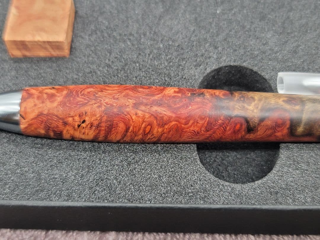 新品　こぶた工房　極上花梨瘤　赤青　シャープペンシル0.5ミリ