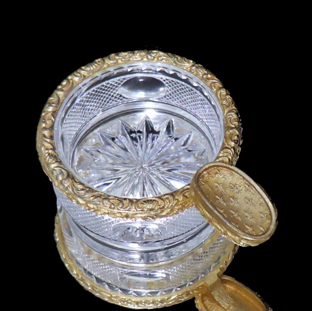 オールド・バカラ ブロンズ装飾 百合の紋章 切子 灰皿 ユリ 小物入れ 置物