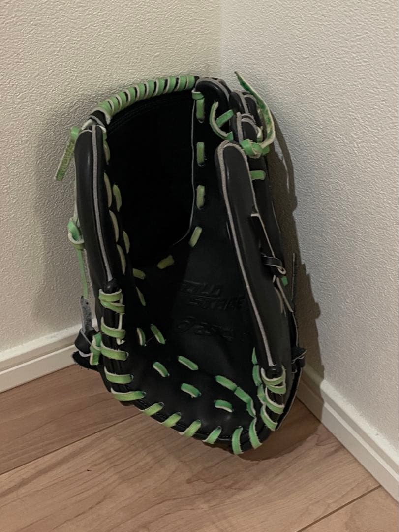 ゼロ　軟式投手用グローブ