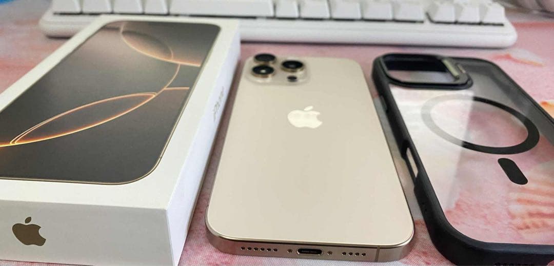 iPhone 16 Pro Max 256G 美品　ケーブル・箱・ケース付き