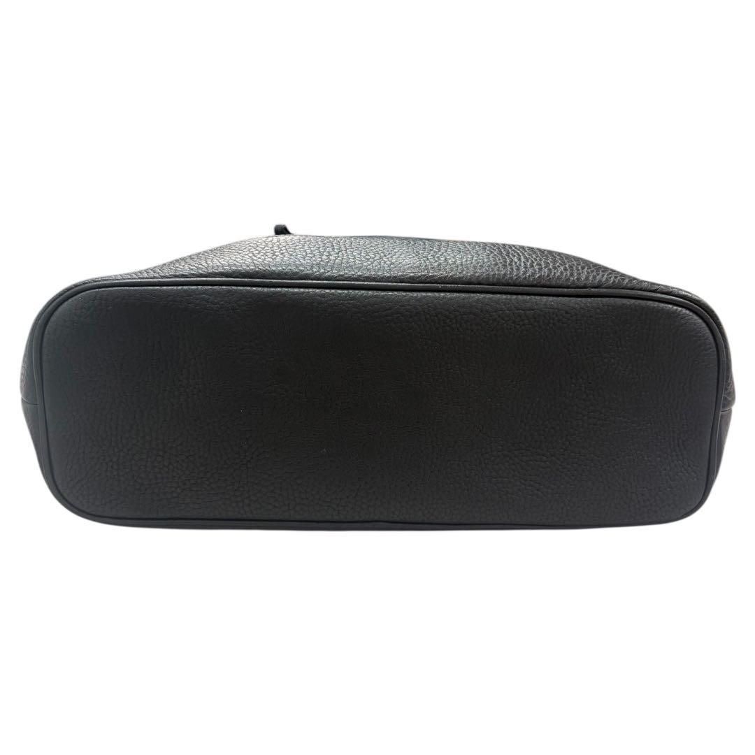 Burberry ブラック ショルダーバッグ