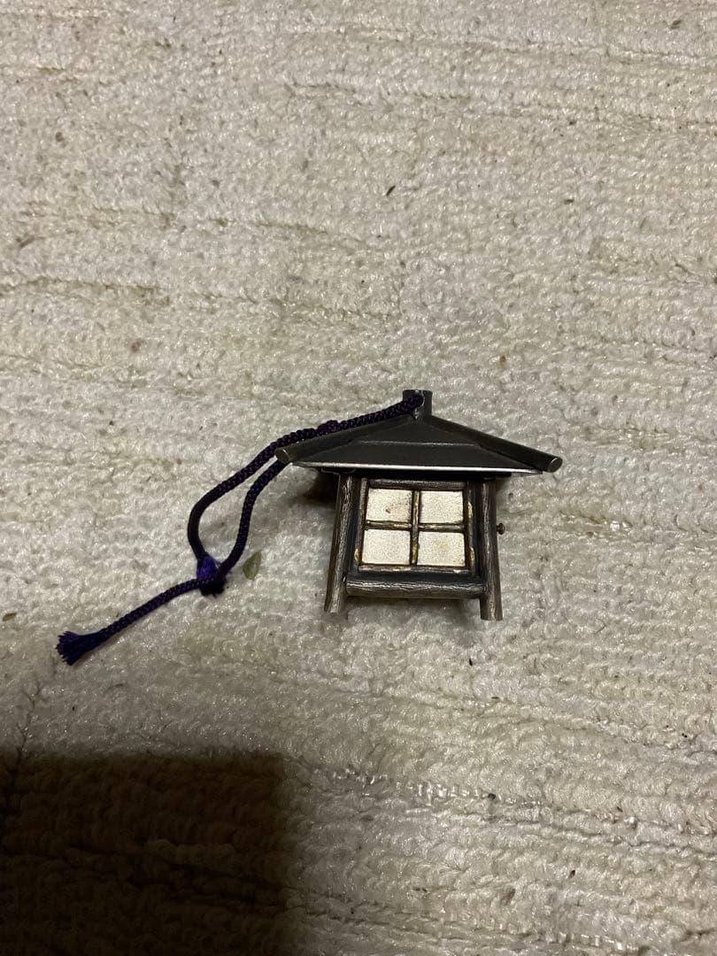 銀製／灯籠　（銀製ですが、製作は不明？）ボンボニエール　蓋が開きます。【銀製】