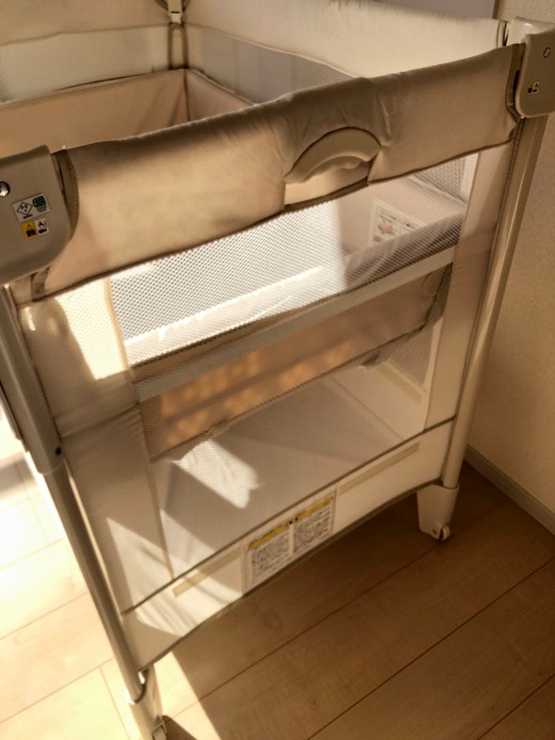 アプリカ　ココネルエアー　ベビーベッド