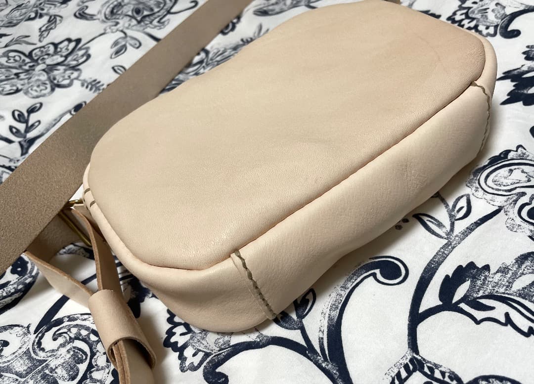 ベルさん専用（予約注文）ヌメ革ショルサーバック