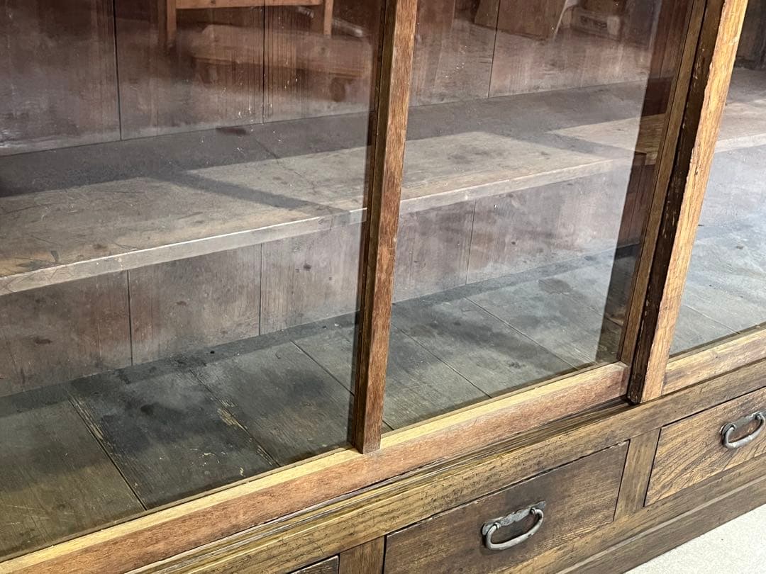 「sasasa」昭和初期 店舗什器 木製キャビネット ガラス戸棚 水屋箪笥