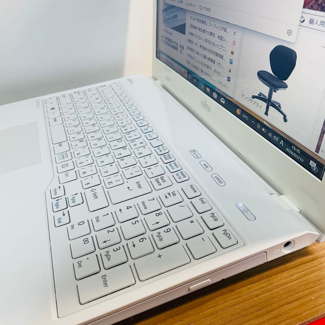 すぐ使える設定済みホワイト富士通SSDメモリ8ギガwin11オフィスDVDカメラ