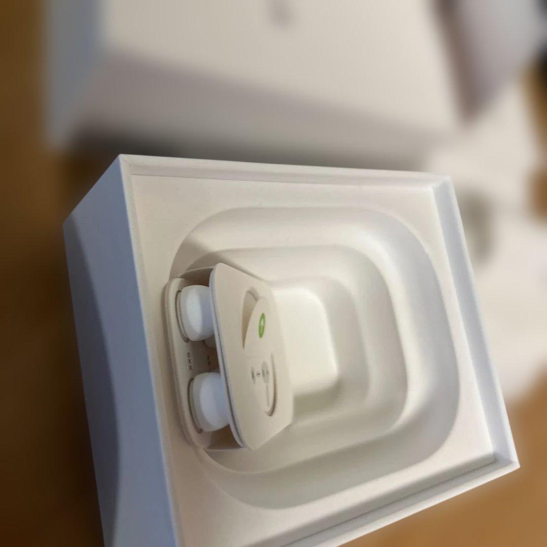 Apple AirPods Pro本体！マグネチック ストラップ付、落とさない！