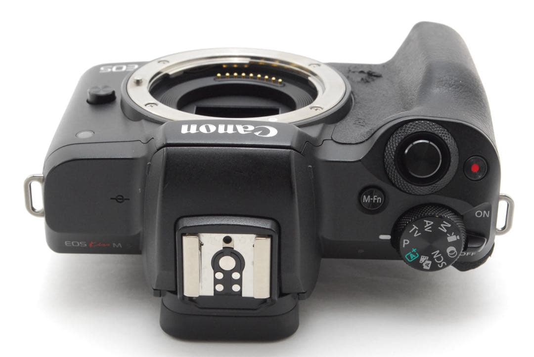 美品✨キャノン EOS Kiss M❤️Wi-Fi&ラクラク自撮り！