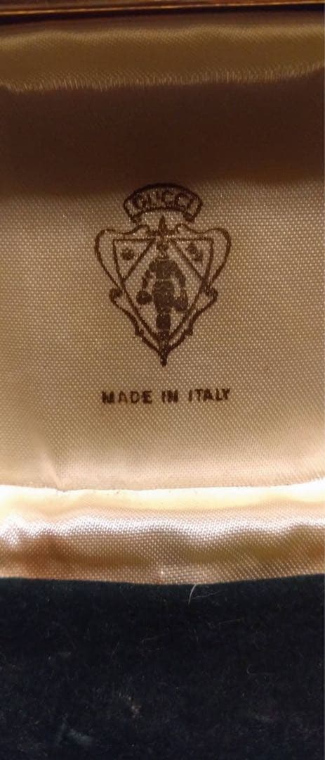 Gucci ゴールドカフスボタン 専用ケース付き