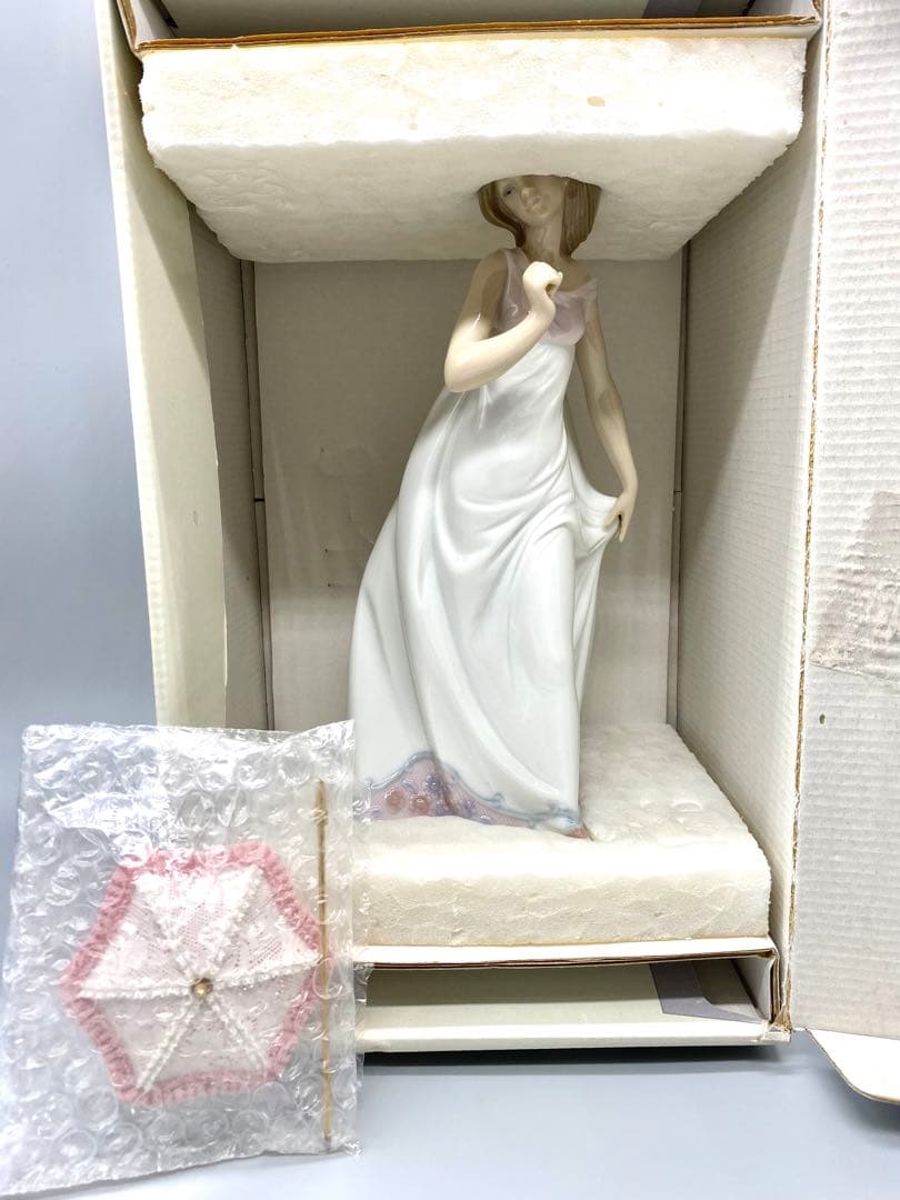 LLADROリヤドロ 春の光の中で7636 希少 廃番 破損なし フィギュリン