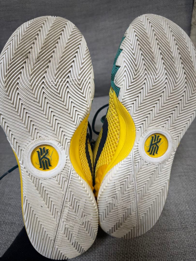 Nike Kyrie 1バスケットボールシューズ