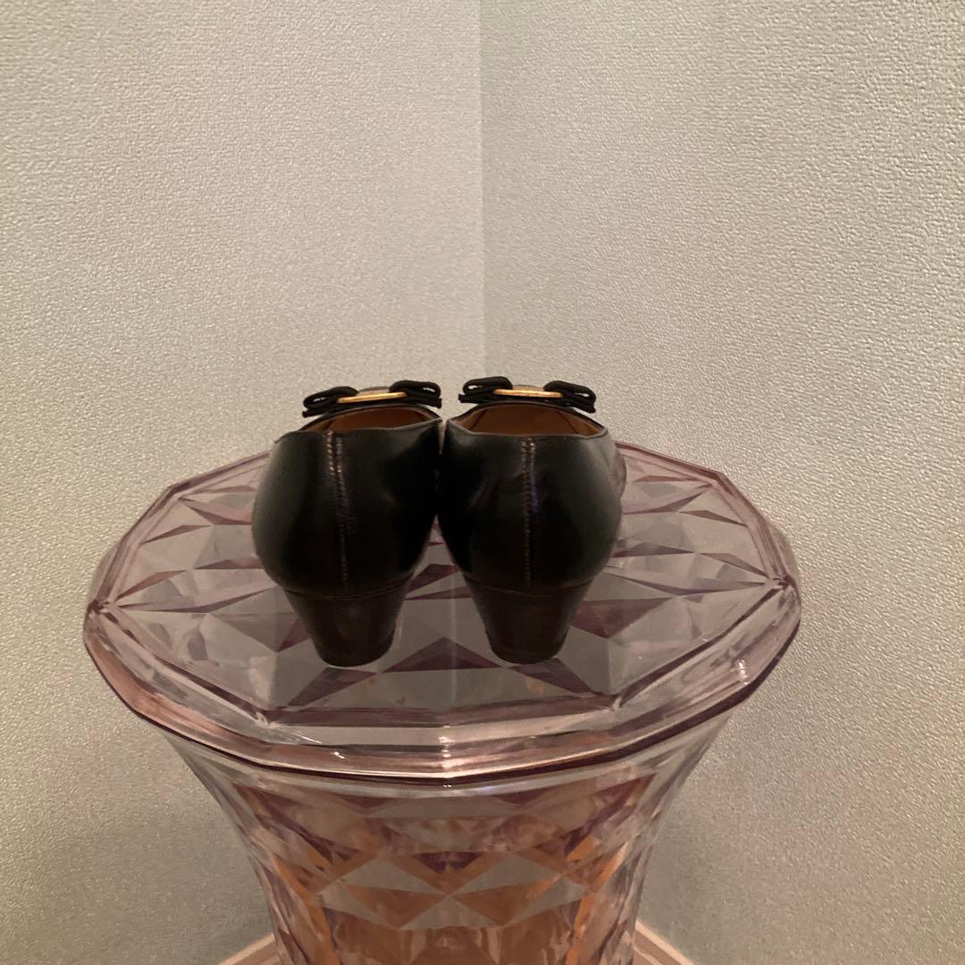 フェラガモ　リボン　Salvatore Ferragamo 黒 ブラック24.5
