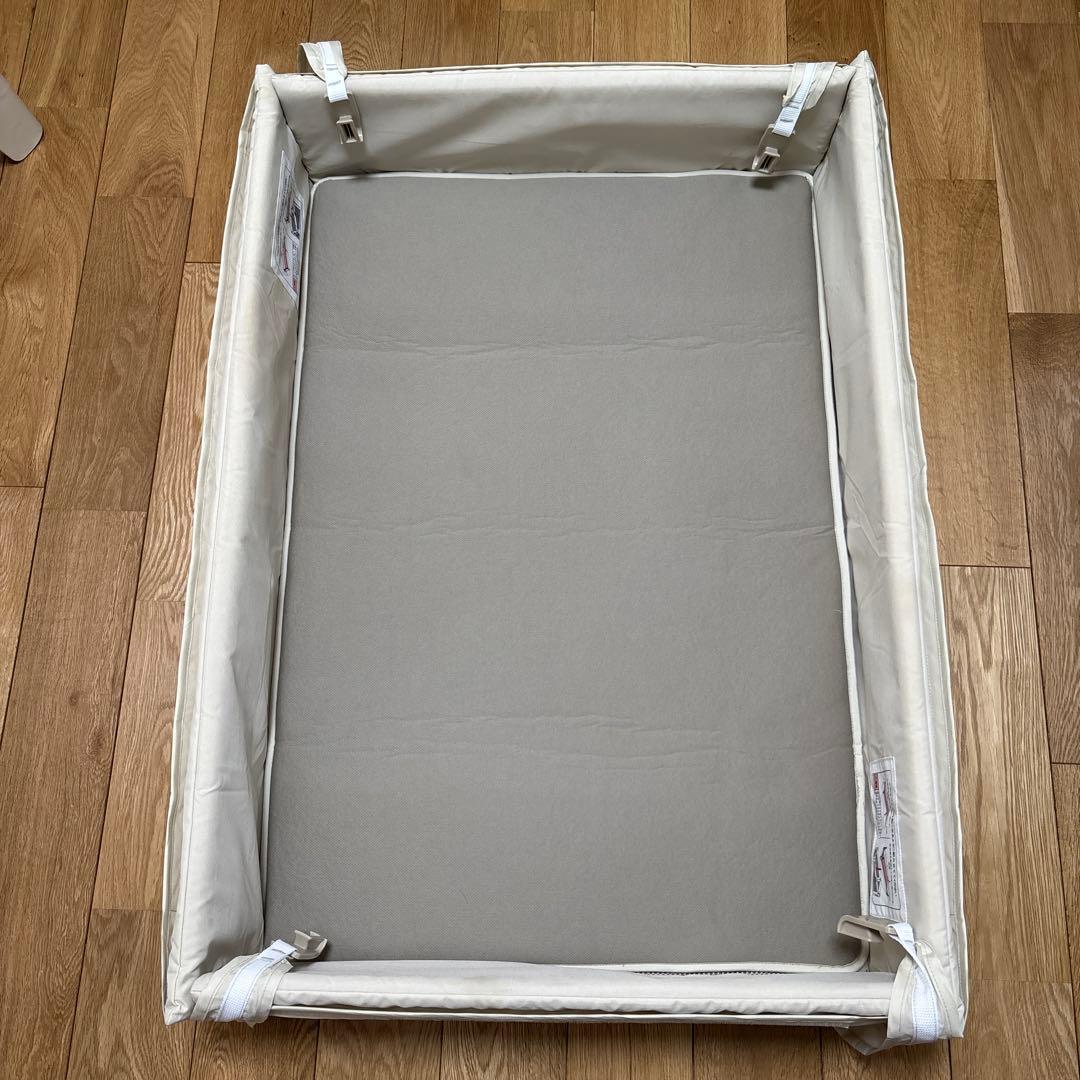 最終値下げ【アップリカ】ココネルエアープラスAB ホワイトベージュ　ベビーベッド