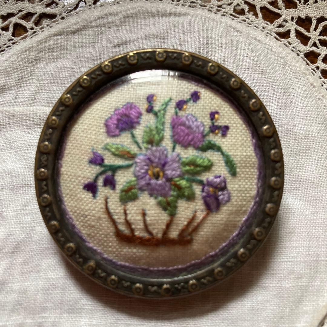 英アンティーク 刺繍 花柄 ブローチ ピン ブロカント プチポワン