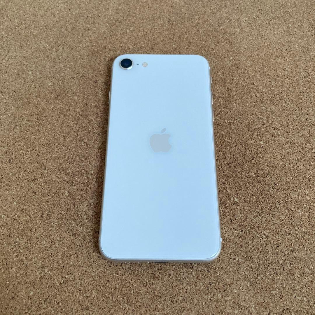 3908 電池新品☆比較的美品☆iPhoneSE3 64GB SIMフリー☆