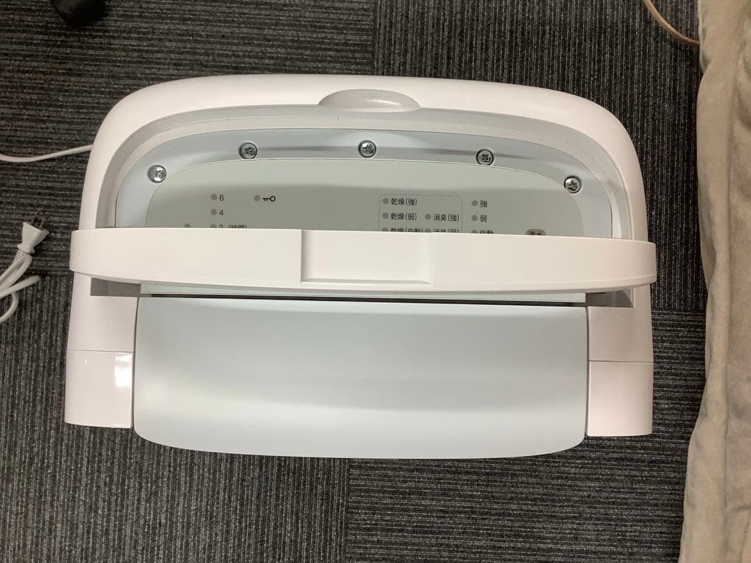 2024年製 シャープ 衣類乾燥除湿機 CV-R71-W