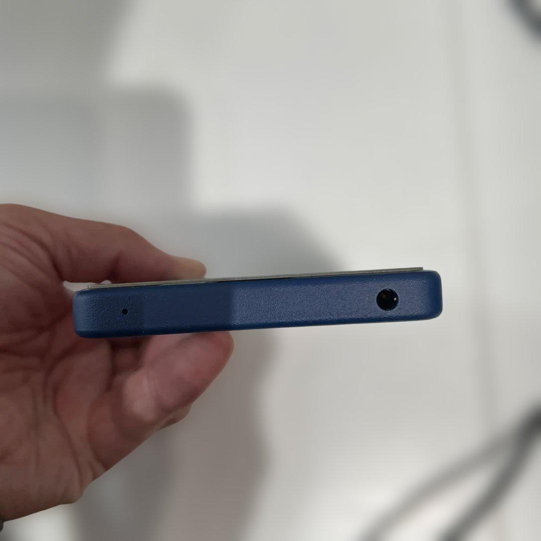 Sony Xperia ネイビー 本体