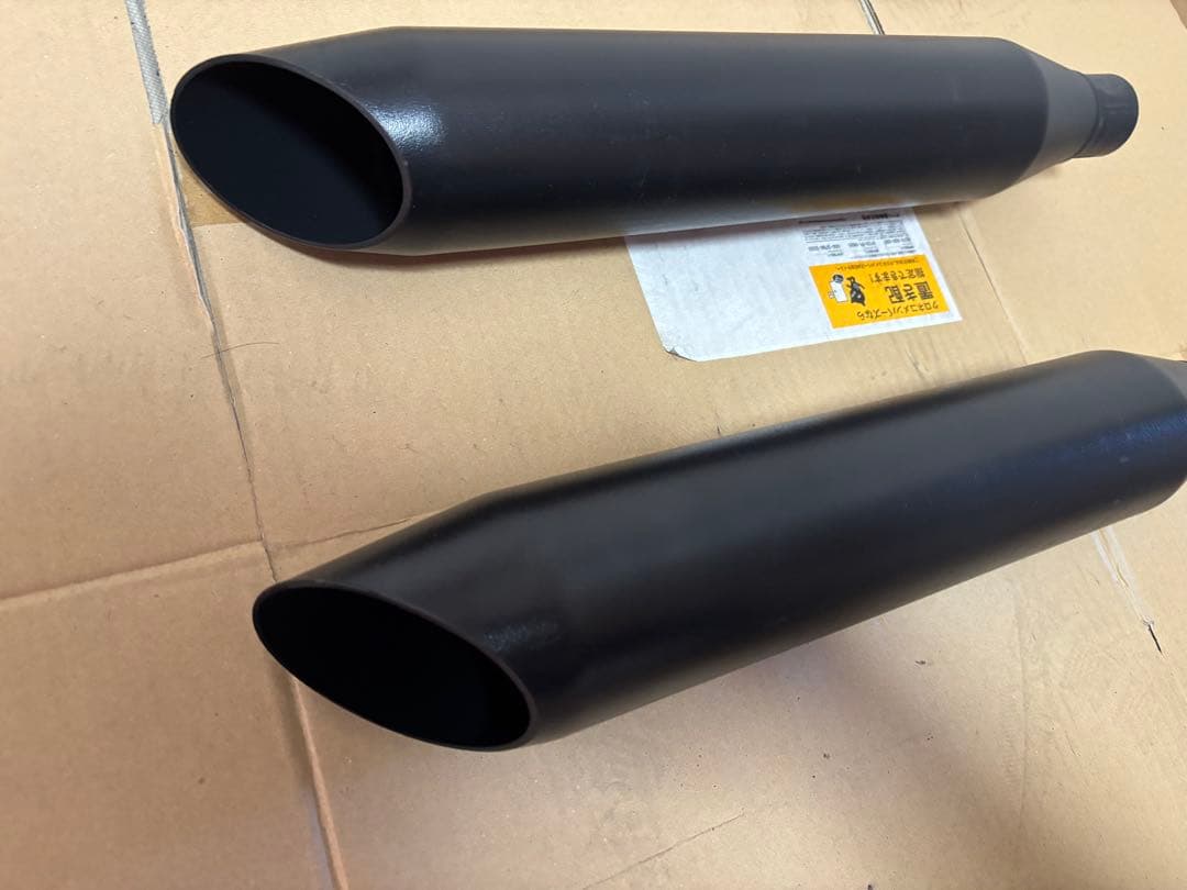 スポーツスター 北米マフラー 16mmパンチアウト 品番64900377