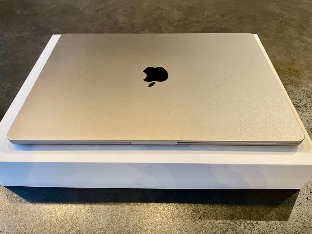 【美品】MacBook Air 15インチ M2 16GB 512GB