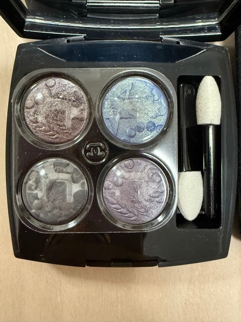 ホリデー限定 シャネル レキャトルオンブル 397 ニュイアストラル