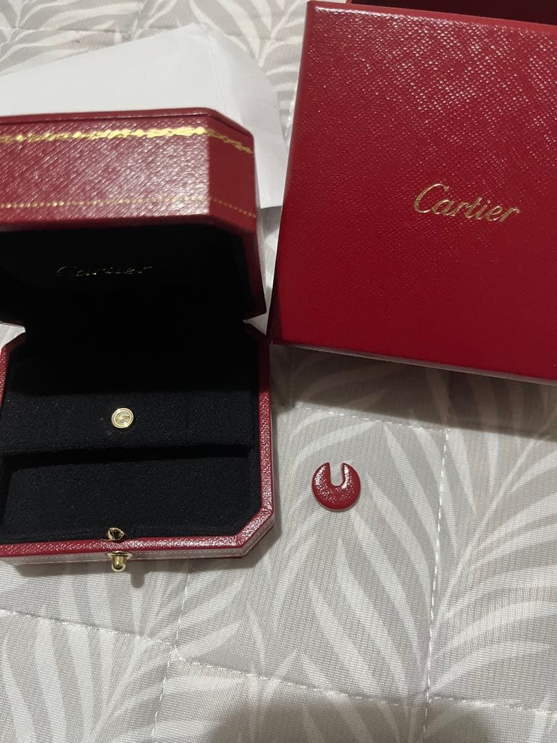 カルティエ　ラブ　LOVE シングルピアス　K18 イエローゴールド　片耳