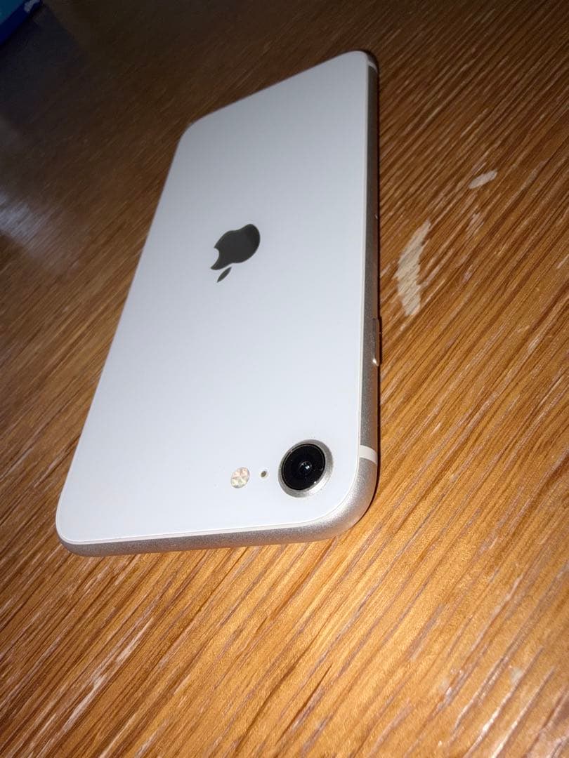 Apple iPhone SE (第3世代) ホワイト