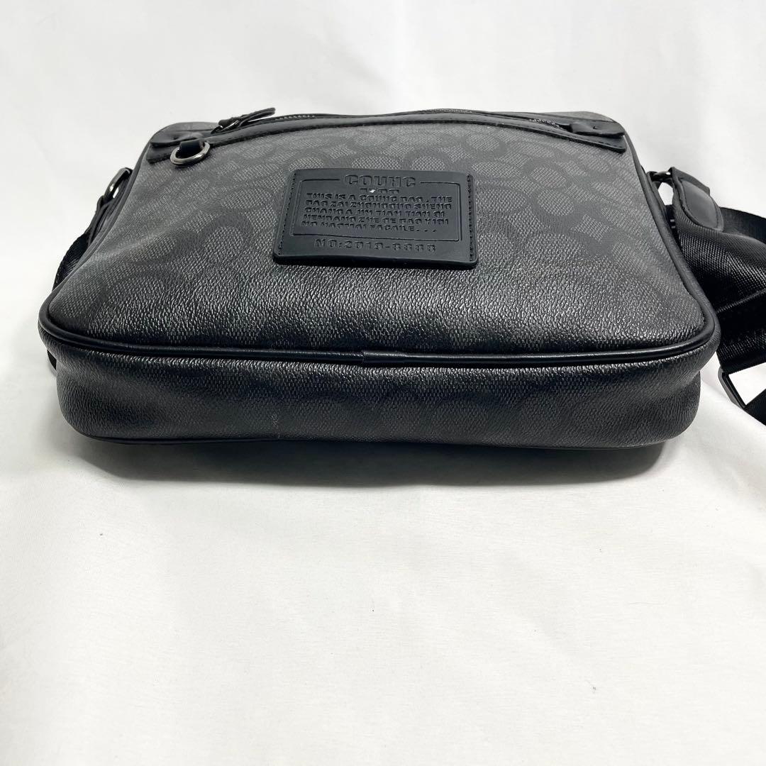 コーチ シグネチャー ショルダーバッグ ロゴ 大容量 多機能 PVC 斜めがけ