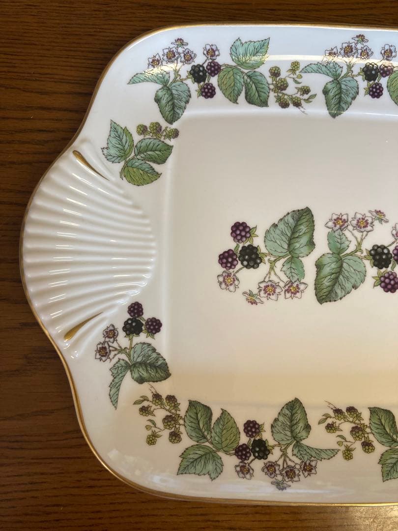 ロイヤルウースターラビニアなの四角皿