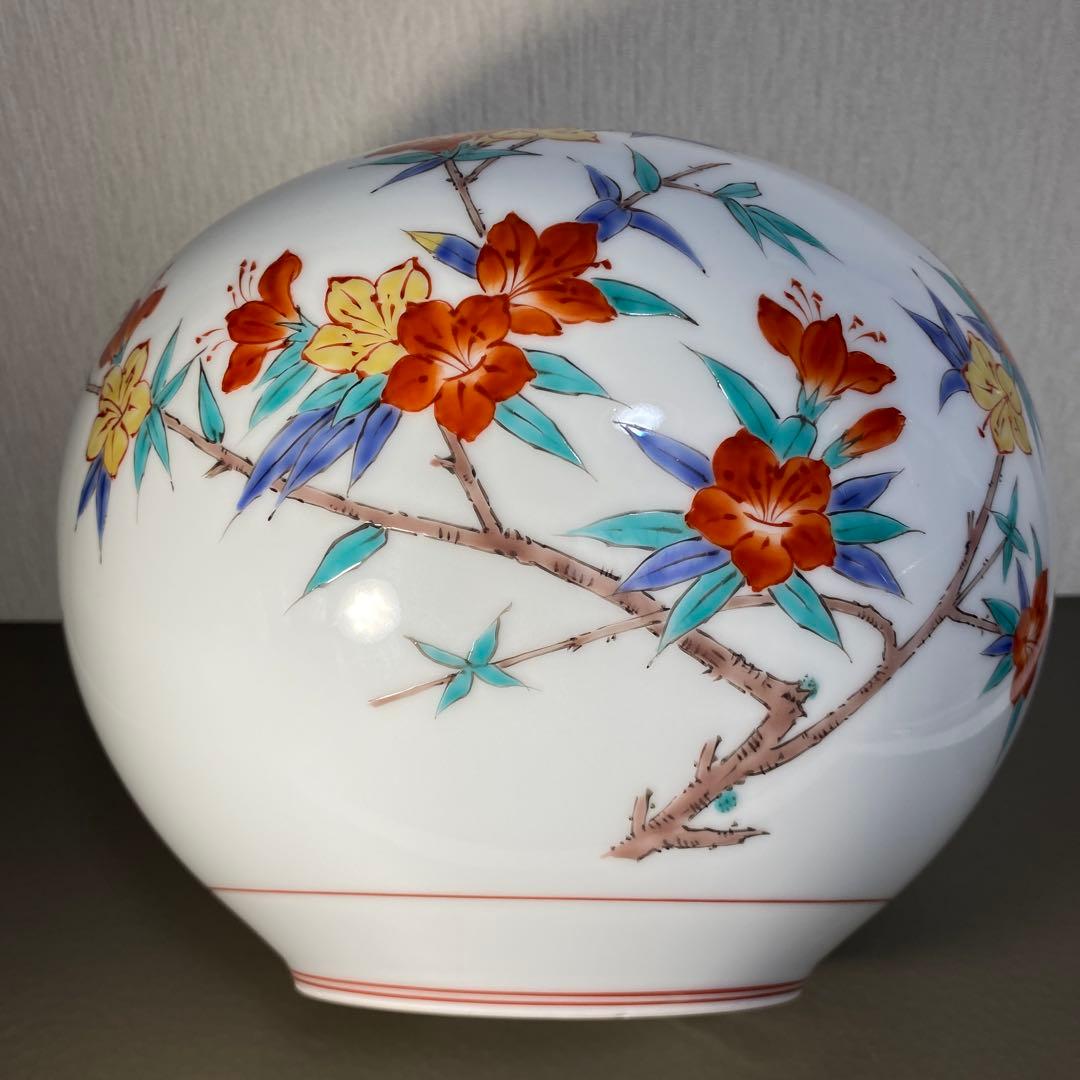 柿右衛門様式 鷹峰作 錦 草花文花瓶 共箱