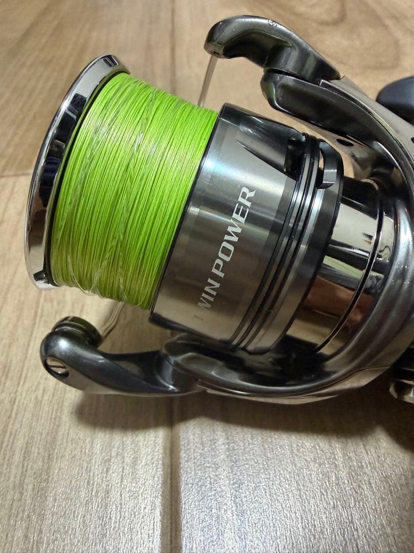 ※値下げ中　シマノ　24ツインパワー4000MHG