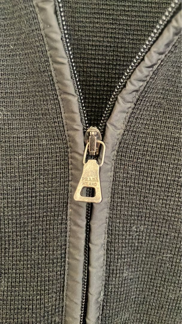 プラダ　黒ニット　50