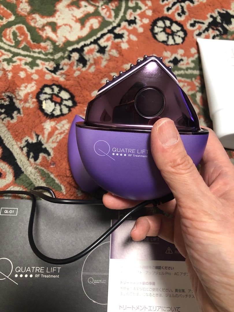 キャトルリフト　QUTRA LIFT RFトリートメント 美顔器