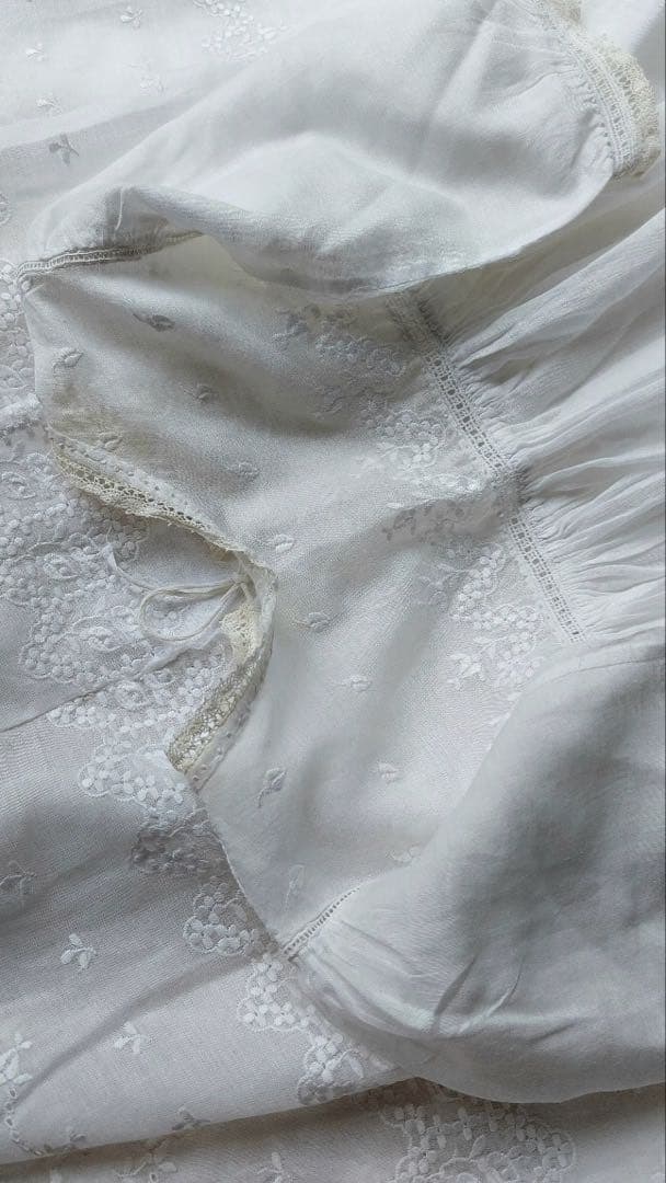 フランスアンティークベビードレス　洗礼服　ドレスガウン　刺繍たくさん　上質