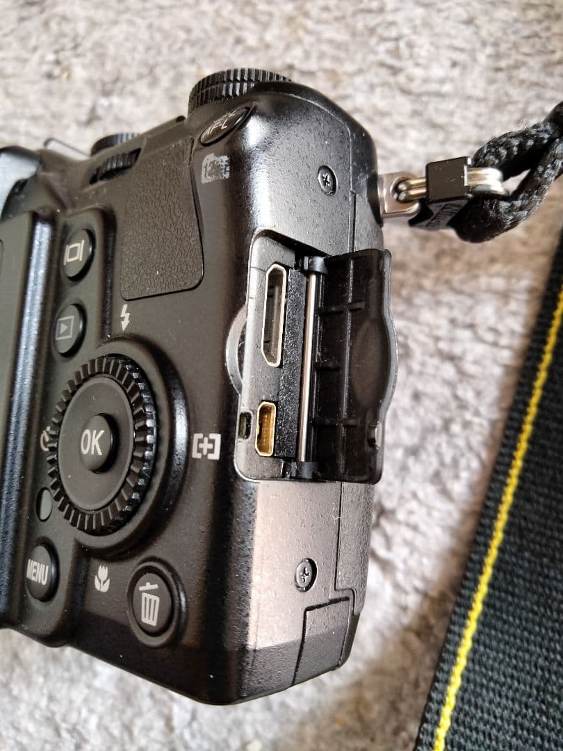 ニコン　COOLPIX　P7000