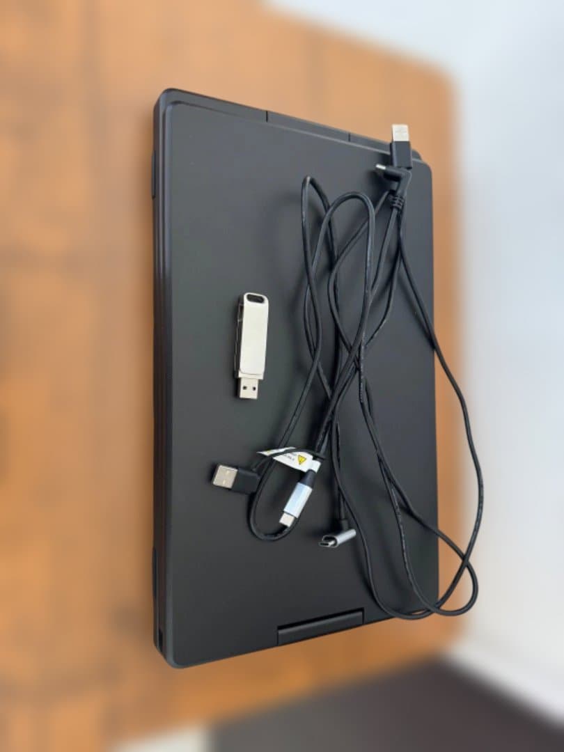 デュアルポータブルモニター（トリプルモニタータイプ）