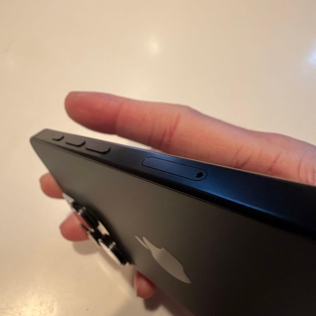 iPhone 16 Pro ブラックチタニウム 128GB 本体