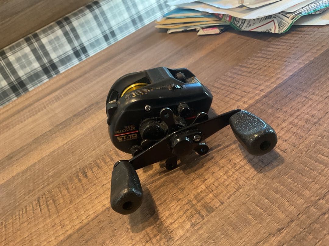 スーパートーナメント2500I専用カスタムハンドル　リール非売品です。