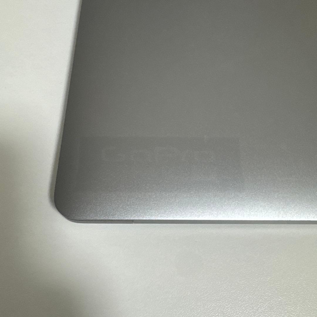 13インチ　MacBook Pro 本体　スペースグレー