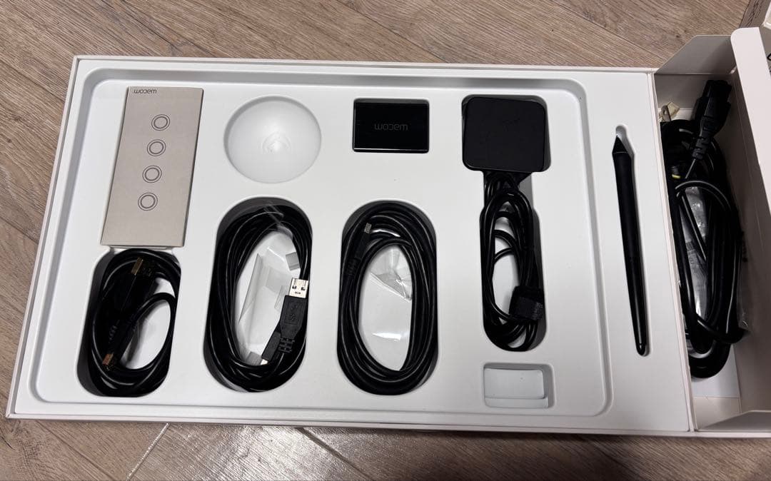 う*。様 Wacom Cintiq Pro DTH-1320K0 13インチ